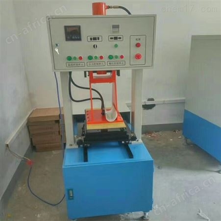 沥青混合料轮碾成型机