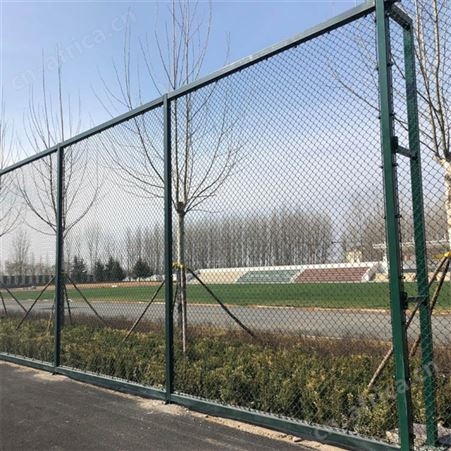 华丽体育厂家供应绿色球场体育场围网 学校操场篮球勾花围栏网球场围网