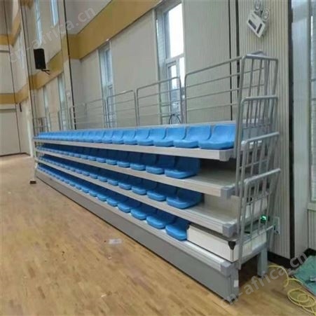 华丽体育中空吹塑室内户外篮球馆体育场看台座椅三孔免支架观众席连排椅子