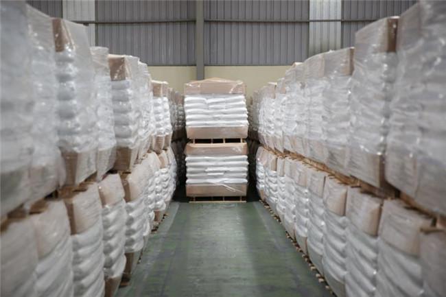 PE吹膜填充母料