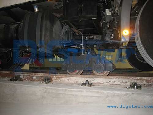 德高洁公铁两用轨道清洁清扫车底盘